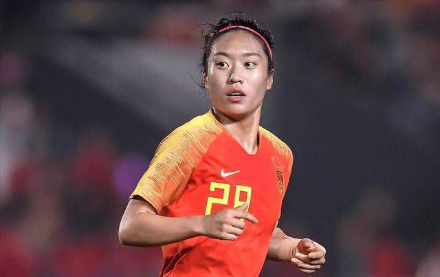 女仆乖乖脱裙子打烂屁股网站