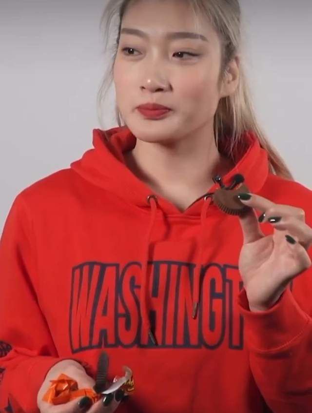 百货商店21岁女职员